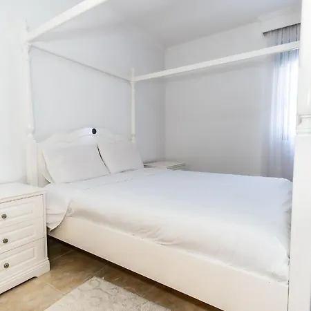Reel Paradise Villa, Cyprus 라르나카