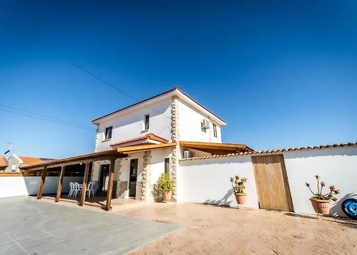 Reel Paradise Villa, Cyprus ヴィラ ラルナカ